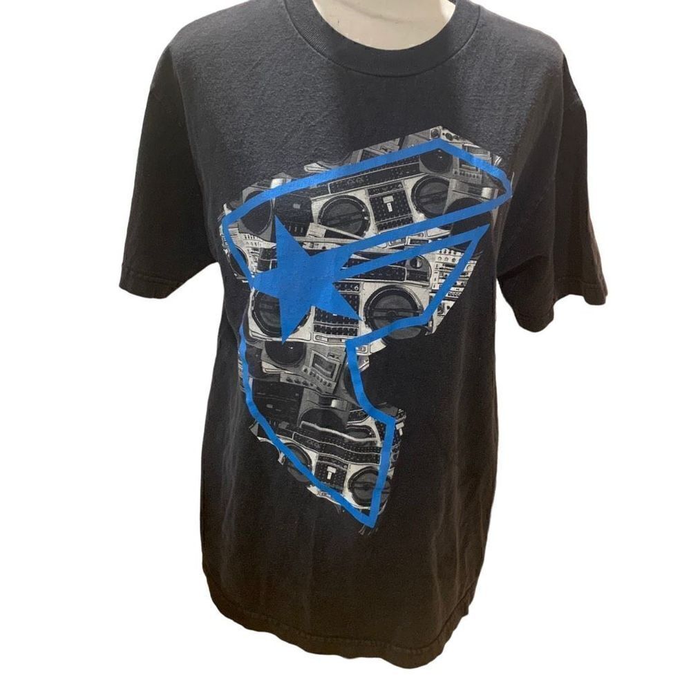 Famous Stars and Straps Vintage RARE Boombox Tee-Shirt Men’s Size Medium‎